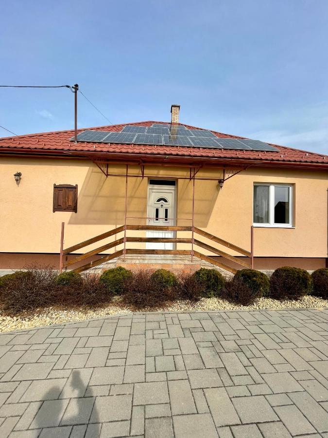 Halvany Vendeghaz Vásárosnamény Eksteriør bilde